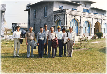 OldPhoto100_350.jpg (40969 bytes)