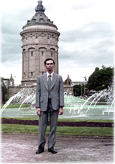 OldPhoto115_230.jpg (26925 bytes)