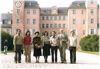 OldPhoto143_350.jpg (35073 bytes)