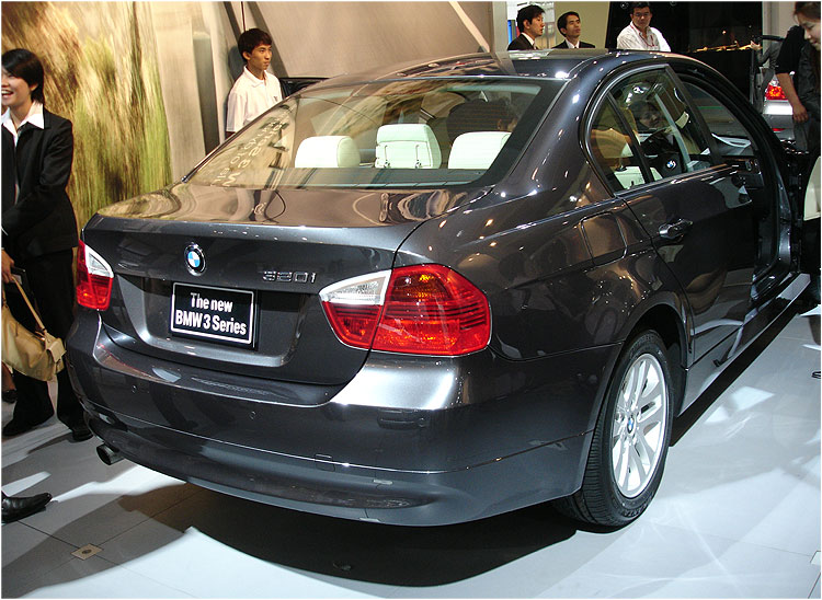 BMW3B_750.jpg (122070 bytes)